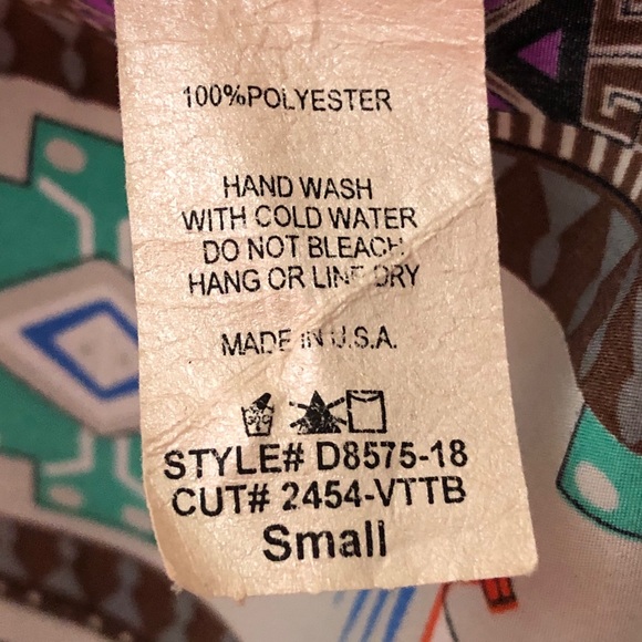 Small Tribal Print Dress with Multicolored designs and short sleeves - Picture 7 of 7